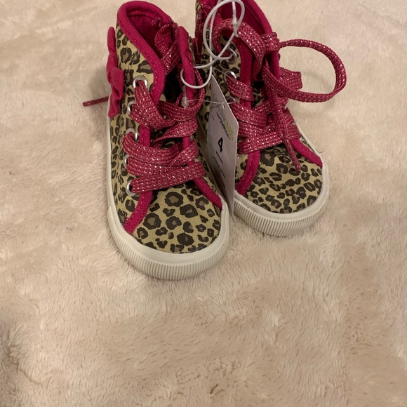 Shoes - Picture 4 of 4